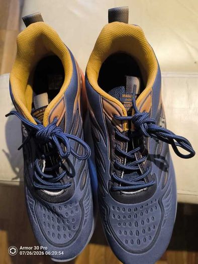 New men's running shoe size: UK-43