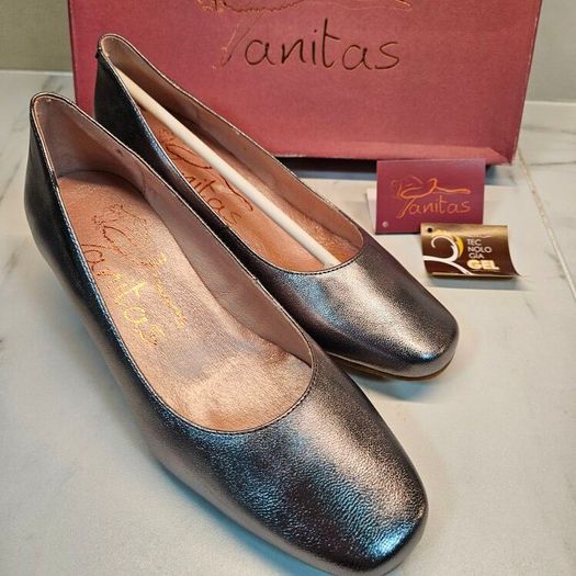 Anitas leather silver Spanish low heel shoes UK4  and UK3.5 new & boxed SALE