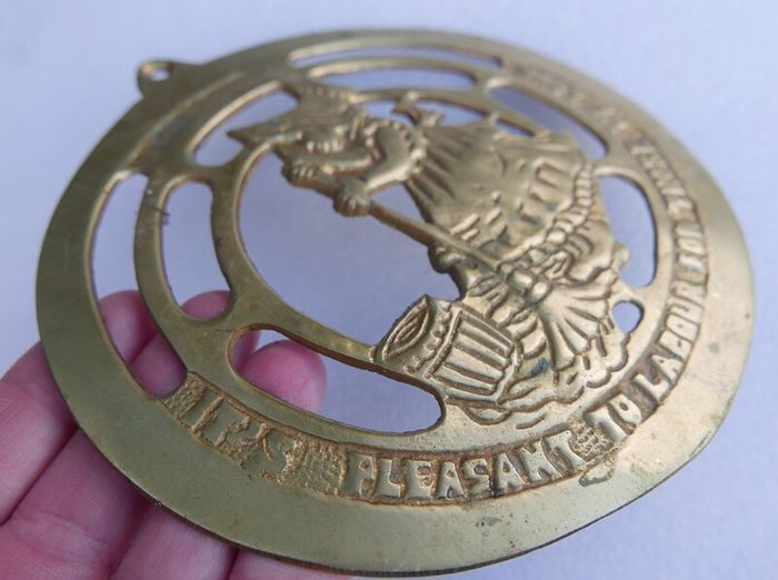 Vintage brass wall plaque - Its pleasant to labour for those we love