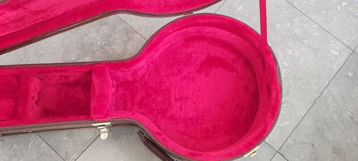 Hard case for 17 fret short banjo