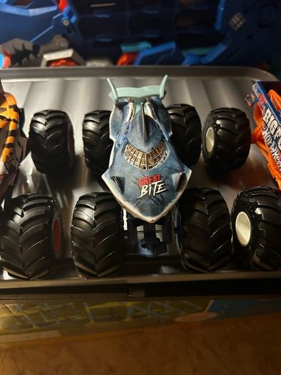 hot wheels monster trucks