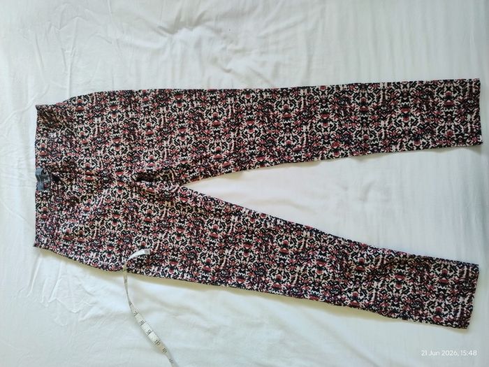 Jegging style trousers