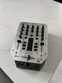 Behringer VMX 200 mixer