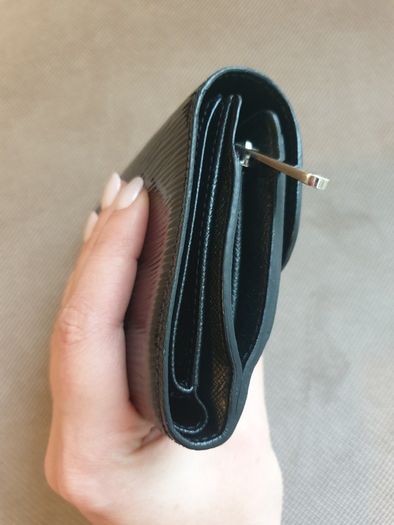 LOUIS VUITTONBlack Electric Epi Leather Joey Wallet