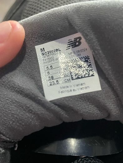 New balance 2002r