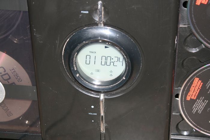 iLuv 4 disk CD player (in working order)