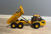 Bruder Volvo Dumper