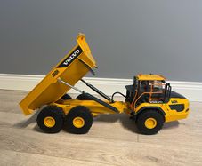 Bruder Volvo Dumper