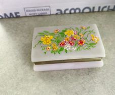 Vintage White Lucite Jewellery Trinket Box With Floral Lid 1970s