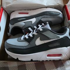 Nike kids UK Size 2/ EU 34 Easy On Runners