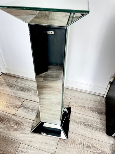 Tall Mirrored pedestal stand