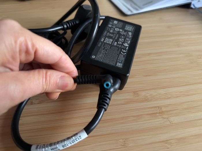 genuine hp 65w