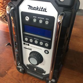 Makita Dmr104 Fm/dab Radio 240v