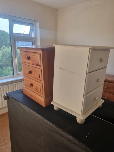 Bedside lockers