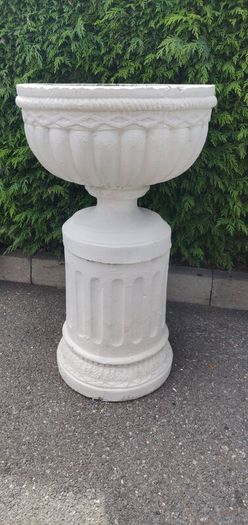 Sandstone Royale Urn On Round Plinth Painted White (x2)