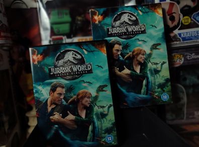 Jurassic World: Fallen Kingdom ! DVD with Slipcase ! 2018 !