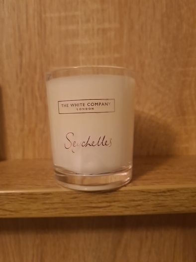 White Company Seychelles scented candle 75g