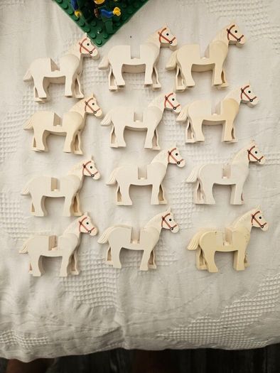 12 x lego horses