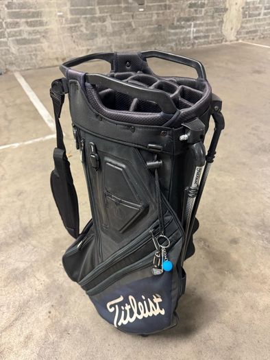 Clubs, Titleist bag, Balls, Tees - Deal