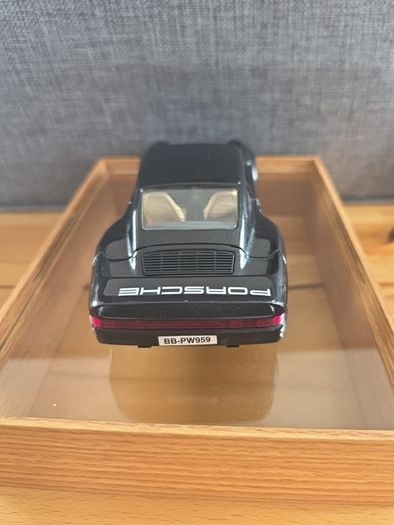 Title: Vintage Bburago Porsche 959 Diecast Model Car 1:24 - Black - Made in Italy  .