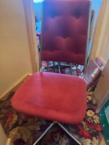 4 red retro chairs