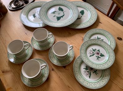 RHS Applebee Delf; Plates, cups & saucers