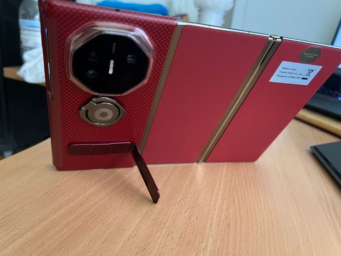 TRI-FOLD - Huawei Mate XT Ultimate Design