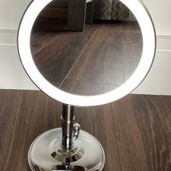 Makeup mirror