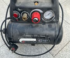 Air compressor