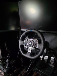 Logitech G923 PC/Xbox TRUEFORCE + Handbreak