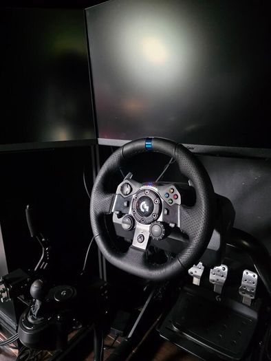 Logitech G923 PC/Xbox TRUEFORCE + Handbreak