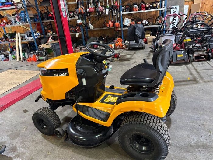 Ride on lawn mower