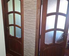 Deanta door /solid walnut