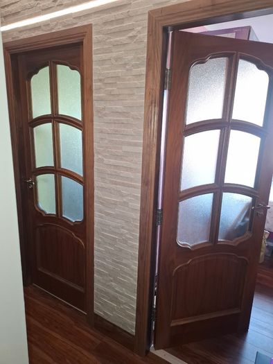 Deanta door /solid walnut