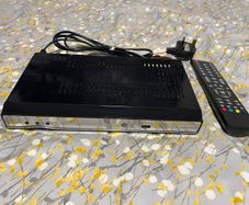 Walker WP645TS-HD Saorview Combi Box