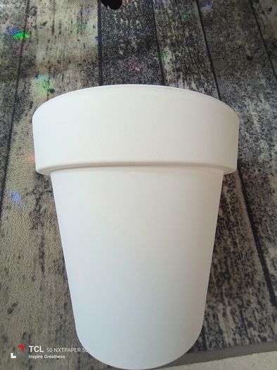 NEW.plastic plant pot