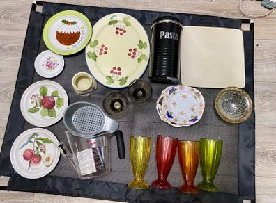 Bundle of Kitchen Items
