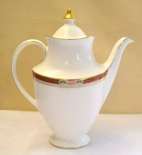Pristine Vintage Royal Doulton "Sandon" Coffee Pot