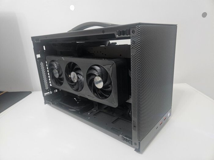 miniITX - AMD Ryzen 7, 32GB ddr5, Nvidia RTX 5060ti, 1tb nvme ssd, 1440p- gaming pc