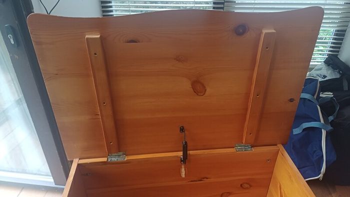 Storage chest
