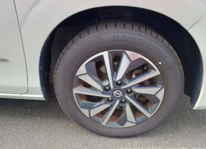 Nissan Serena 8 Seater 2L S-Hybrid Low Milage Excellent Condition Priced to Sell