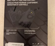 Men's training gloves