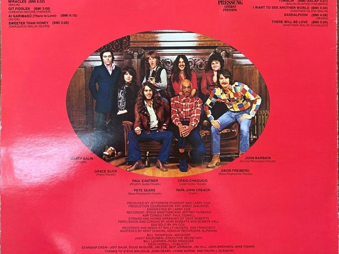 Jefferson Starship - Red Octopus. German pressing. Absolutely mint LP with a cover in really nice condition too. Bargain!