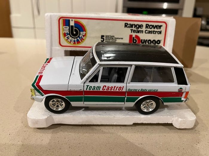 Range Rover Team Castrol 1/24 Burago  Rare