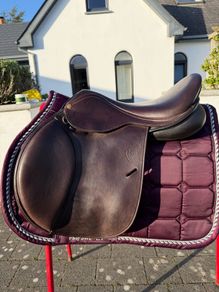 16.5 inch Pessoa Showjumping Saddle, like new