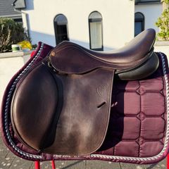 16.5 inch Pessoa Showjumping Saddle, like new