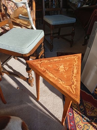 Vintage Italian triangle musical side table