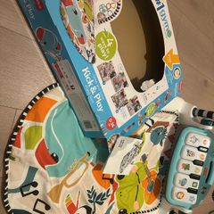 Fisher-Price Fisher-Price 3-in-1 Music Glow and Grow Baby Gym.