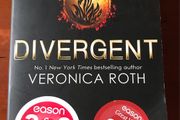 Divergent by Veronica Roth
