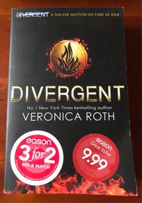 Divergent by Veronica Roth